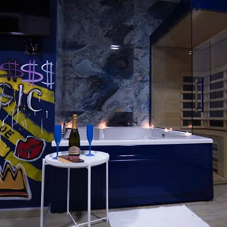 Magic With Jaccuzzi And Sauna Apartment